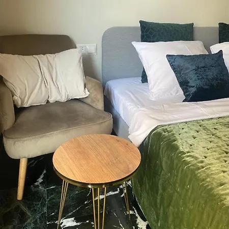 5 Apartment *