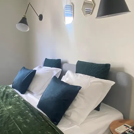 5 Apartment *