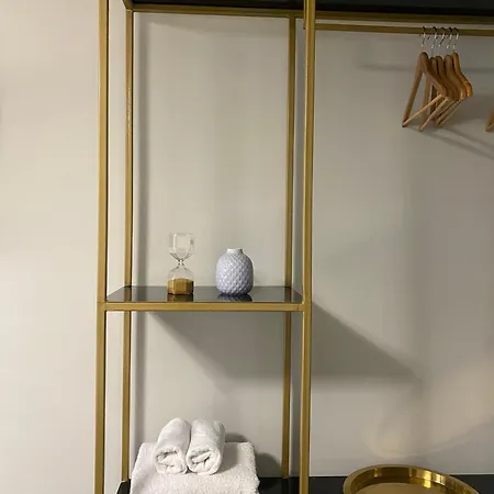 Apartment 5 *